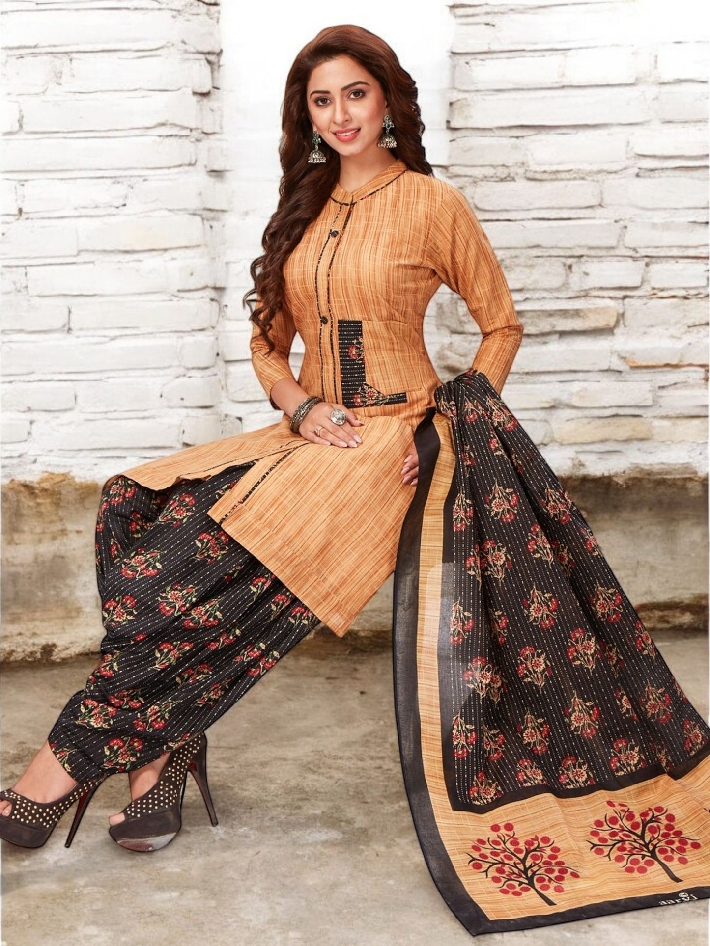Beige Kurta, Patiala & Dupatta Set | Self Design