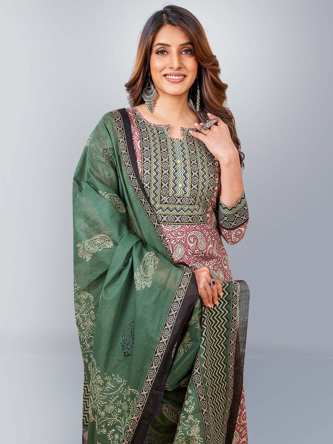 Red Kurta, Salwar & Dupatta Set | Paisley